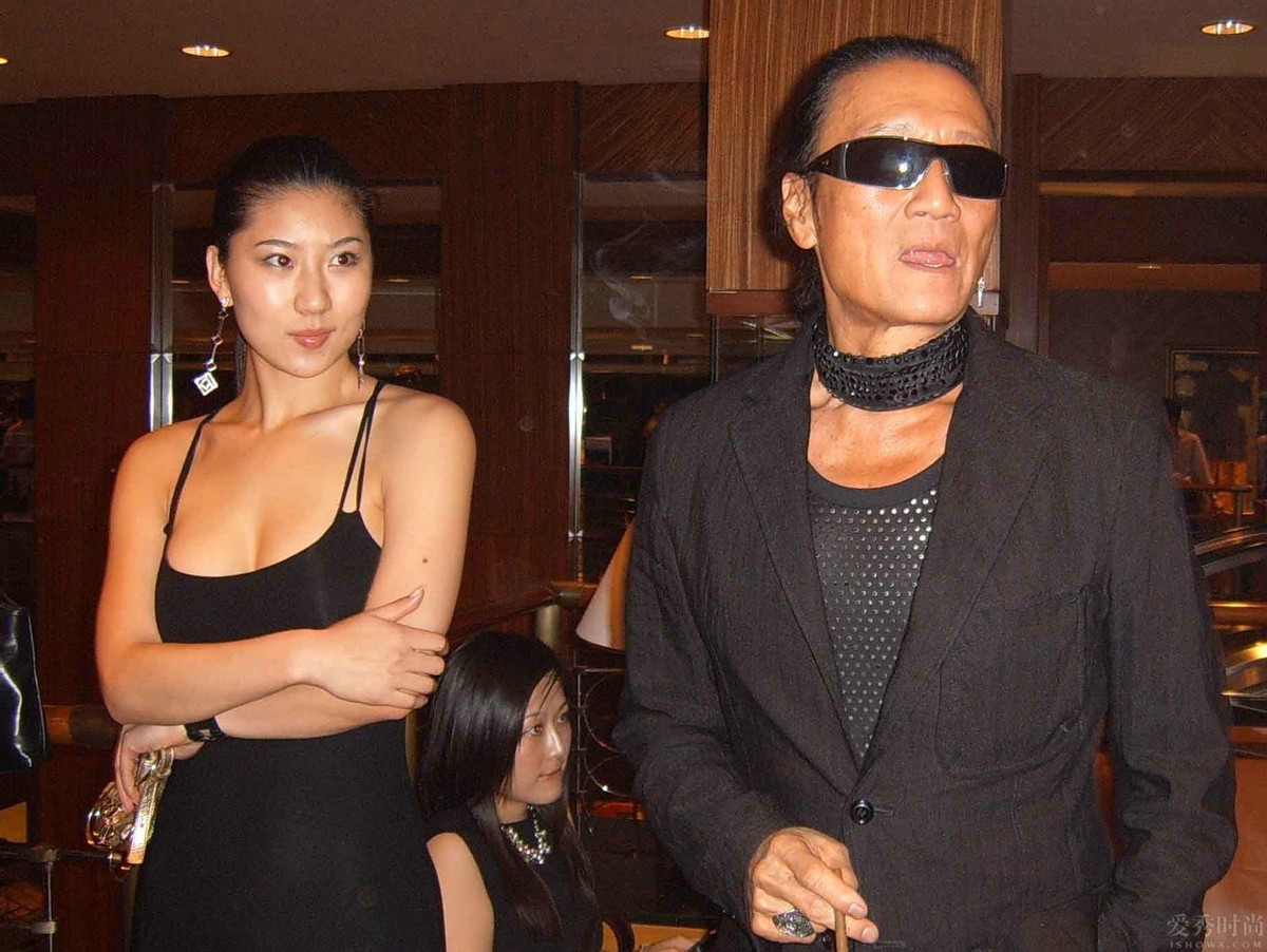 谢贤哪年离婚的,谢贤离婚过几次