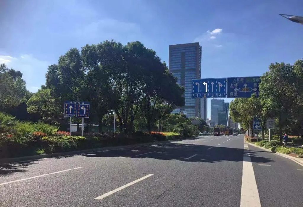 新增路口可变车道,新增一条可变车道左转