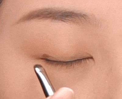 3ceovertake内双肿眼泡眼妆教程,自我美妆肿眼泡内双眼妆画法