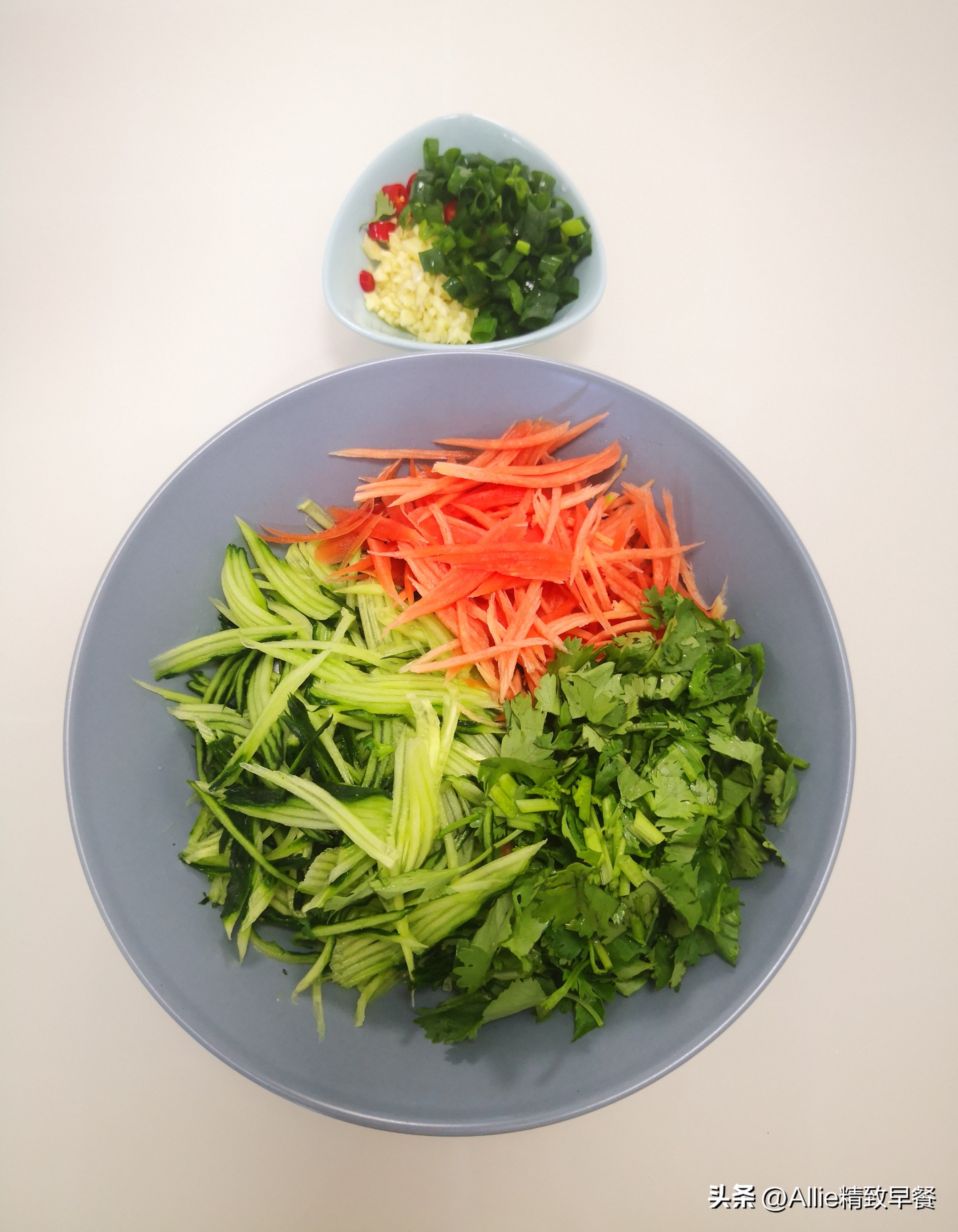 天气太热不想吃大鱼,凉拌莜面详细做法