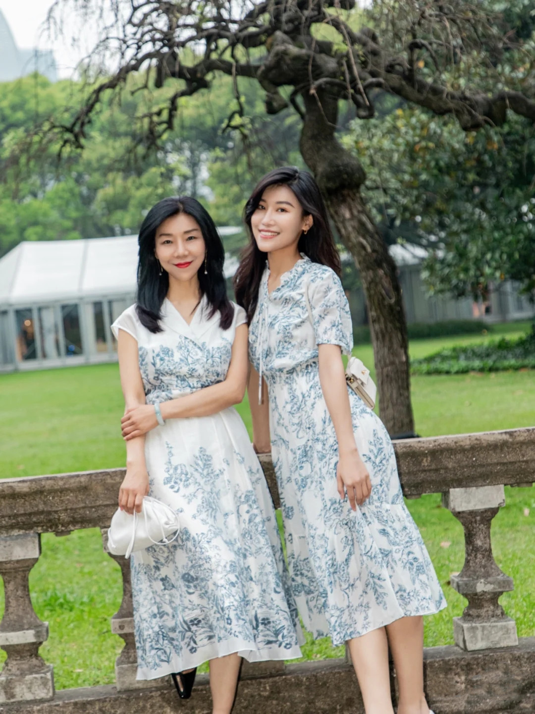 佩服现在50、60岁的阿姨们，会保养、懂打扮，硬是和女儿穿成姐妹