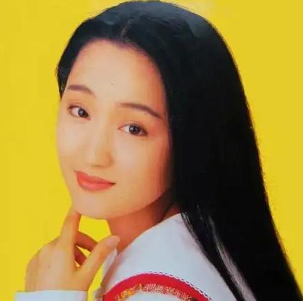 曾为爱隐退7年被前夫抛弃,曾为爱隐退七年被前夫抛弃