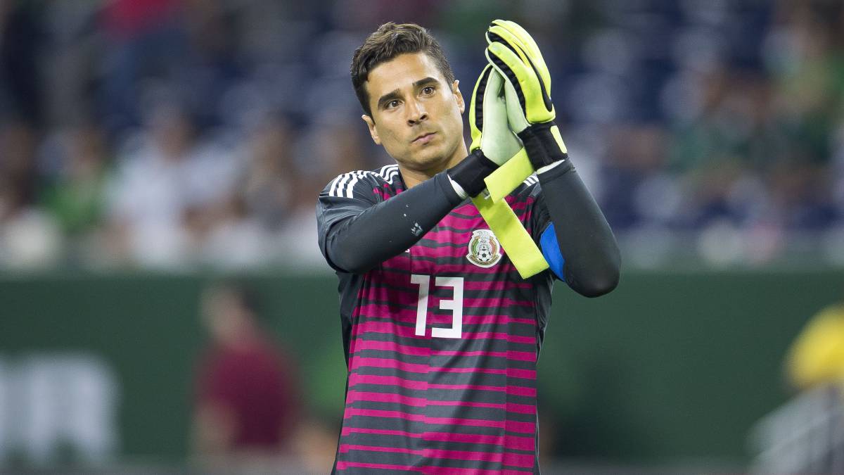 世界杯英雄志：力扑莱万点球再度超神的奥乔亚，曾与球迷感动世界