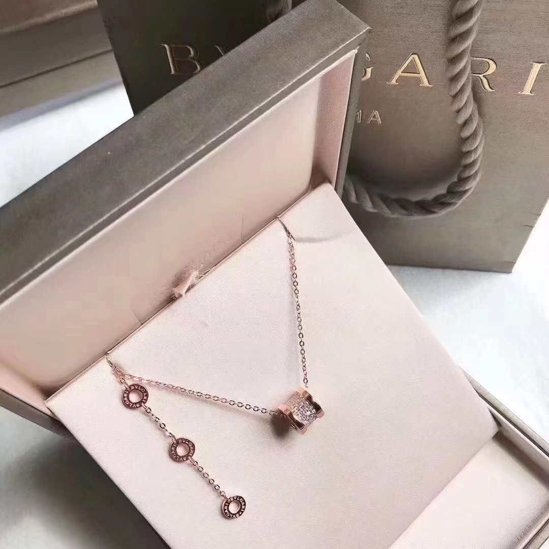 特别细的手链怎么戴,戴便宜表丢人吗