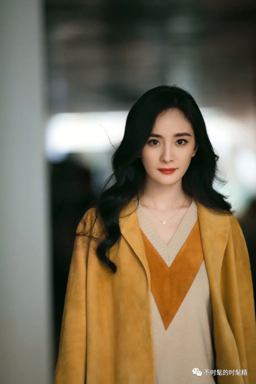 胸大怎么穿衣服不肿,胸大怎样穿衣服才显胸小