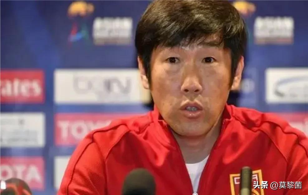 为什么国足踢不好球呢,为什么高洪波的国足出不了线