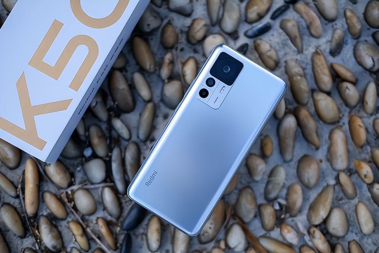 目前最值得入手的手机性价比高,现在最好用最贵的手机是什么