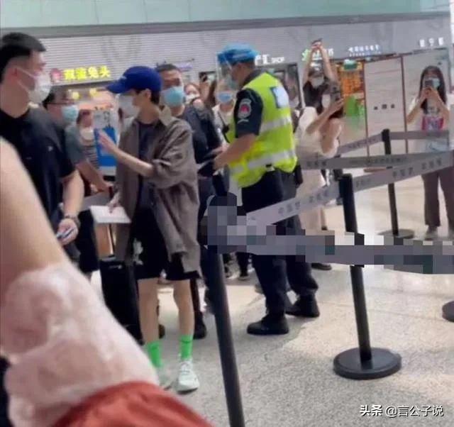 9位瘦成纸片人的男星,骨瘦如柴的皮包骨男明星