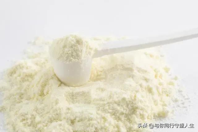 卖假驼奶判刑,男子花1700买下70多万奶粉判决