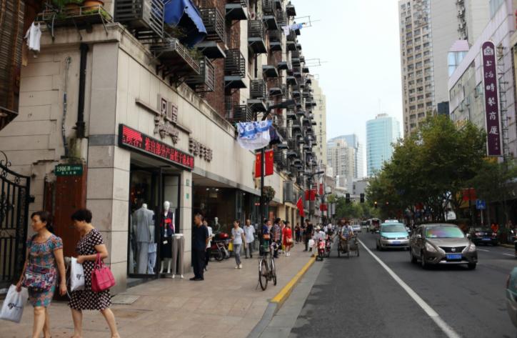 上海南京路的十大商店现今的状况,曾经是旧上海最繁华的地段之一