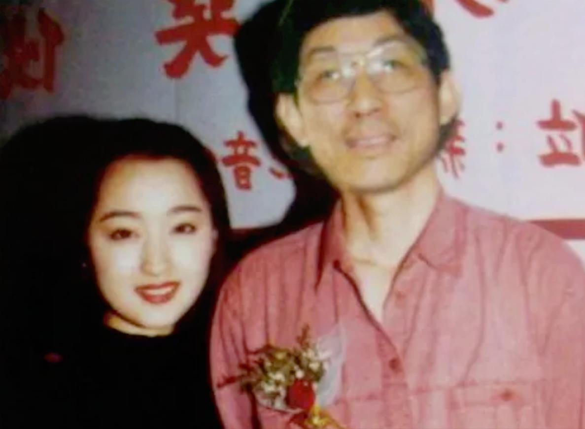 杨钰莹45岁不老照片,杨钰莹从1岁到50岁的容颜变化
