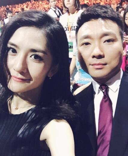 24年来守护着4个兄妹,最后却一个都留不住,何炅老了,都结束了