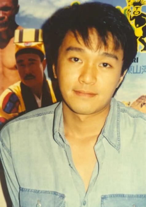 30年前，林正英、陈会毅用无厘头拯救灵幻片，拍了部经典却被埋没