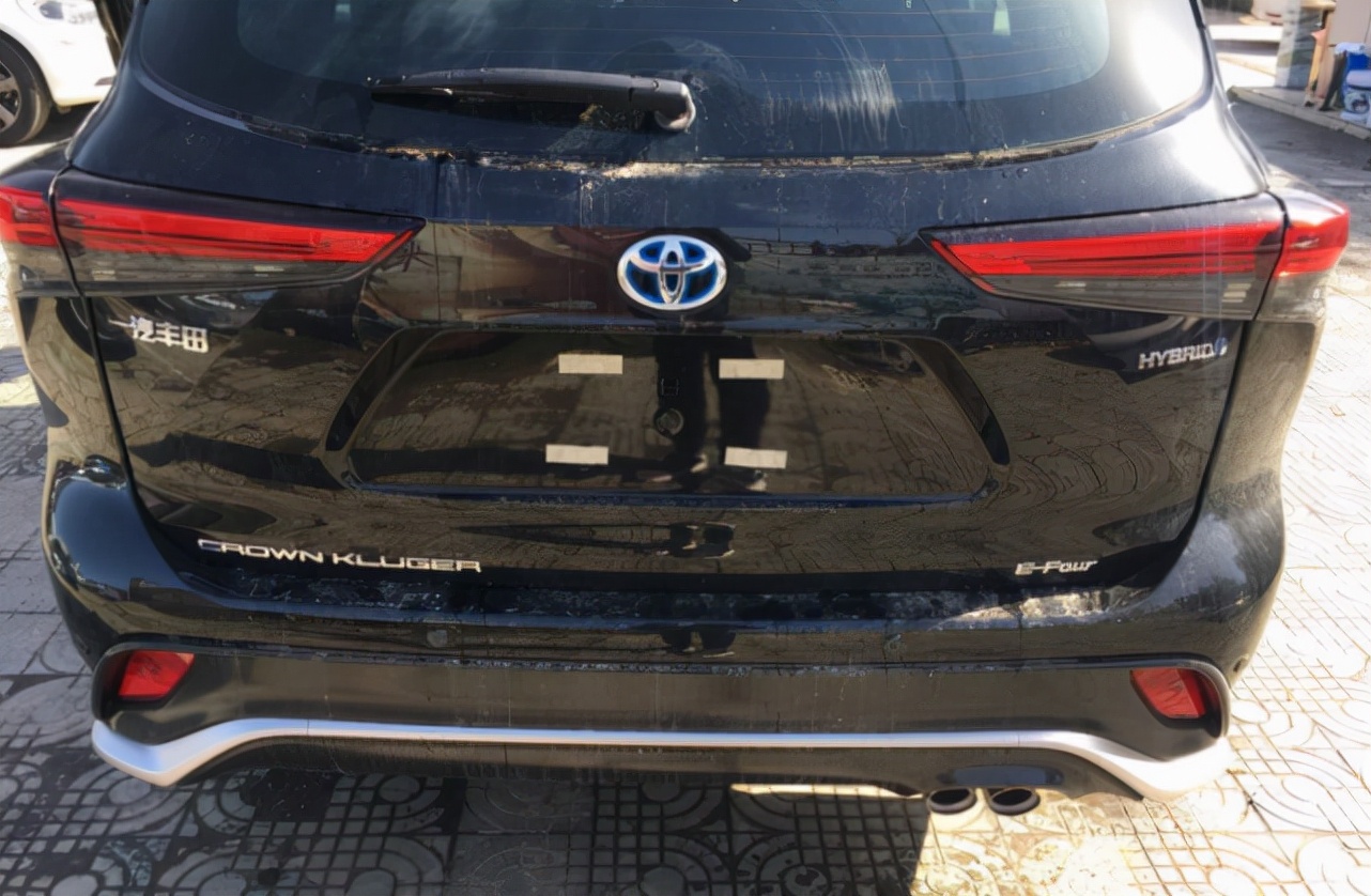 皇冠陆放suv油耗实际是多少,丰田皇冠陆放车主用车真实感受