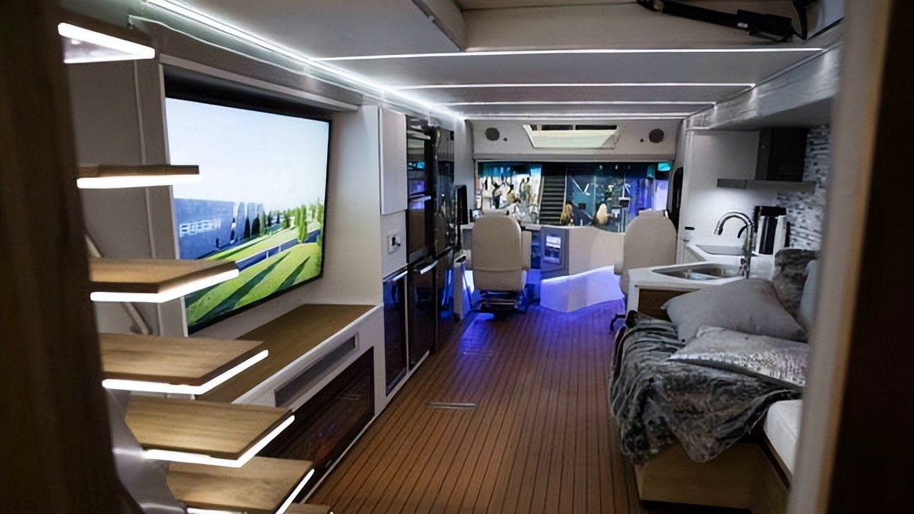 双层超豪华顶级房车旅行生活,最豪华房车和最简陋房车