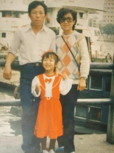 潘晓婷依旧美艳迷人,潘晓婷低调去台球厅