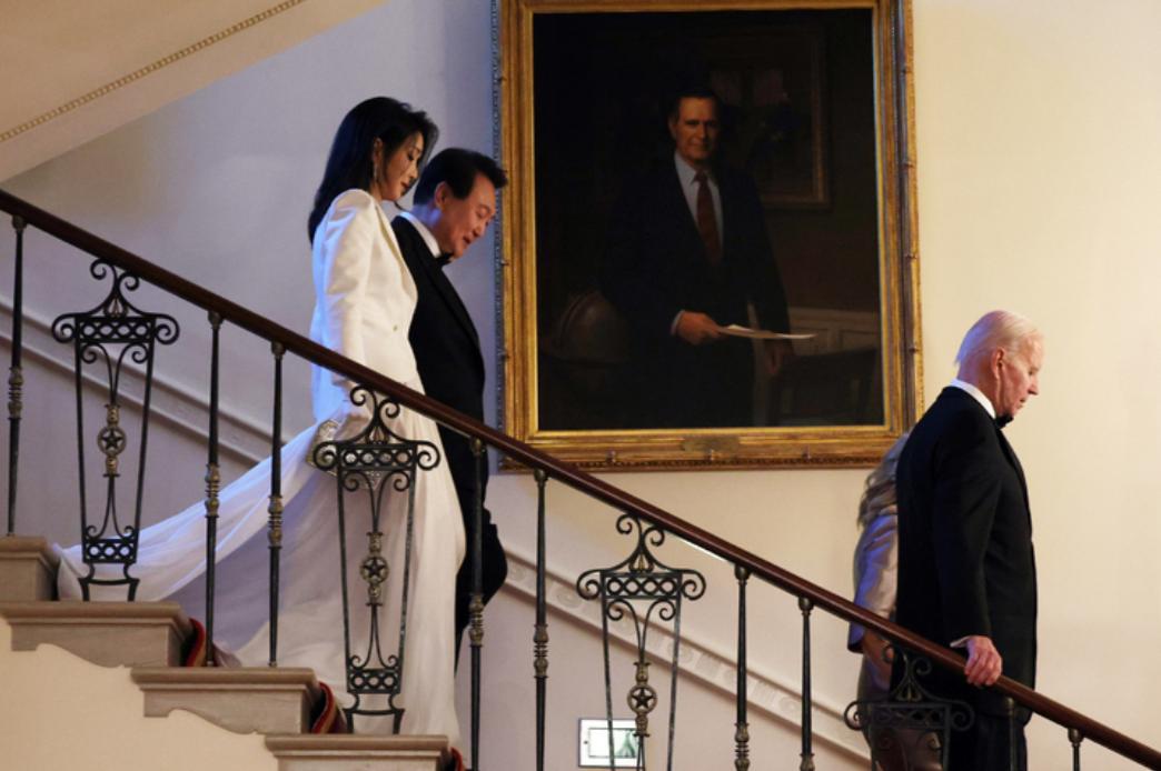 韩国第一夫人穿搭时尚,韩国第一夫人的穿衣打扮