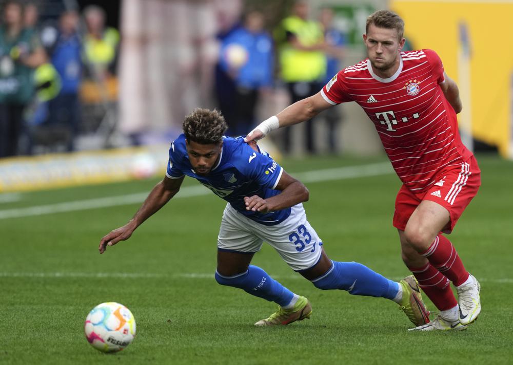 德国门将诺伊尔出来踢球,德国诺伊尔复出