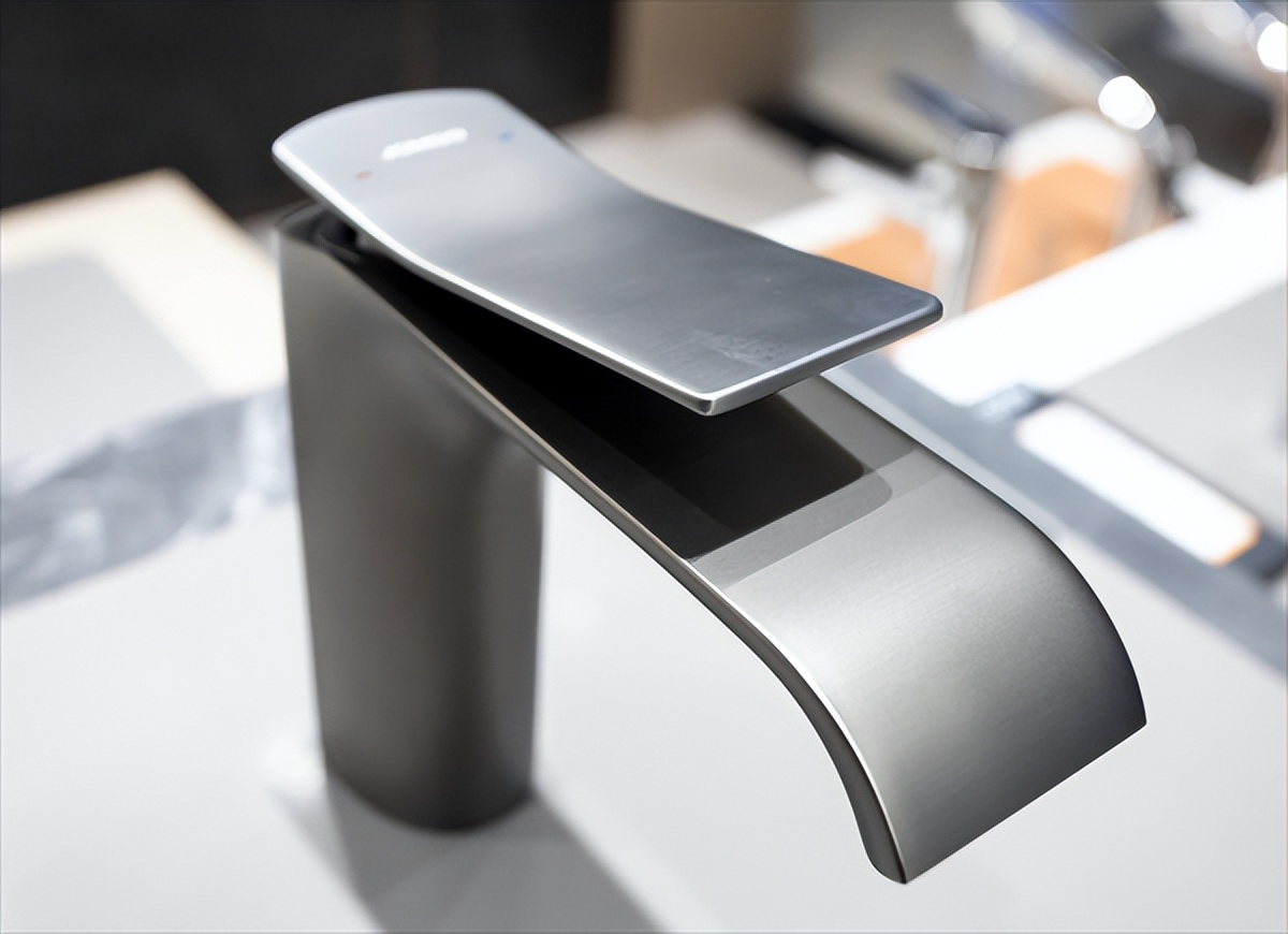 无接触式马桶,九牧浴室柜和马桶