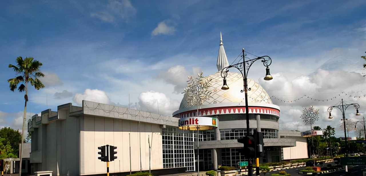 “国王富得流油，居民躺着分钱”，文莱究竟是一个怎样的国家？