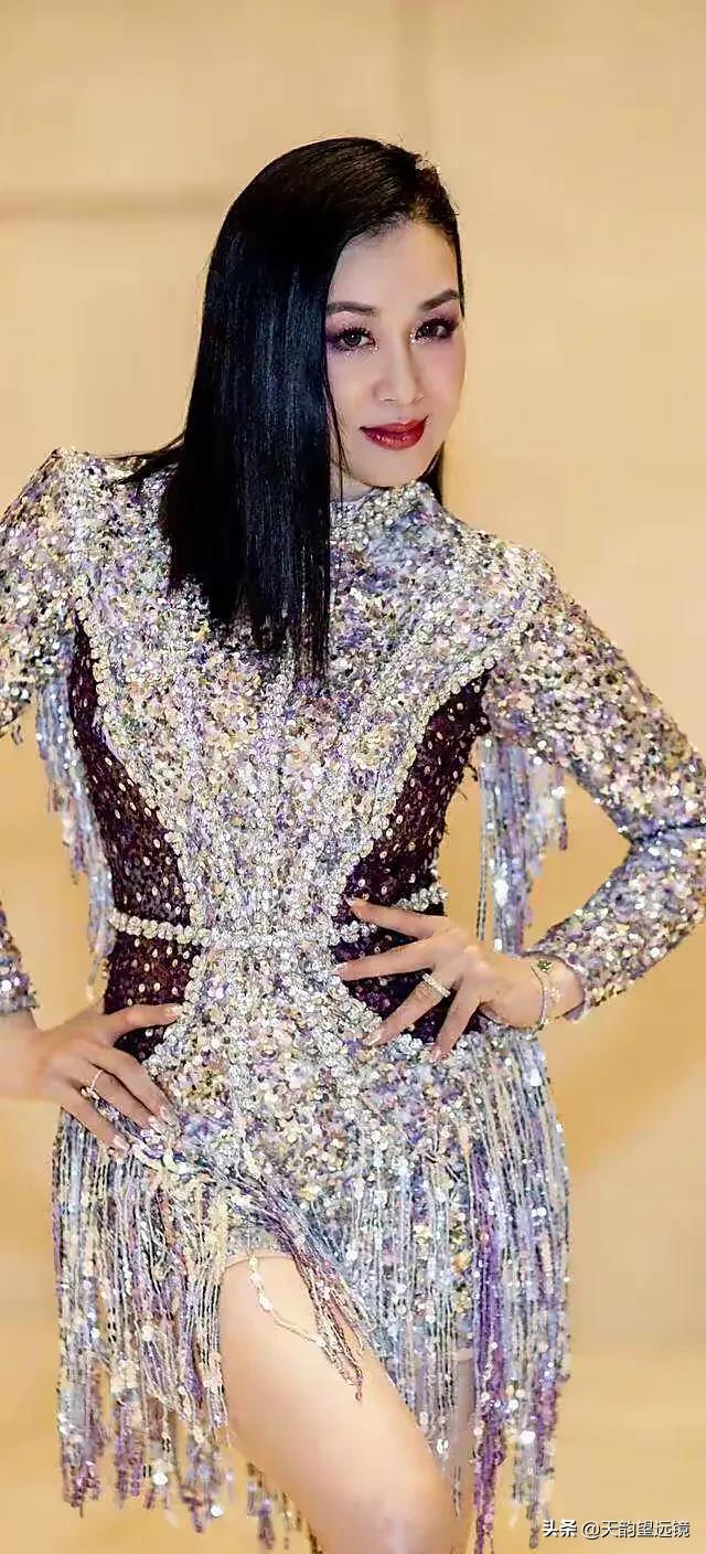 钟丽缇写真,白发魔女钟丽缇