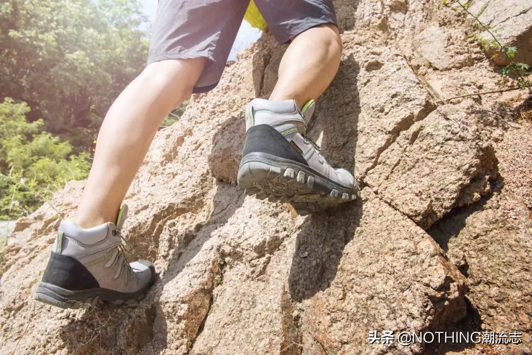 入门雪山徒步鞋推荐,户外最舒服登山徒步鞋推荐