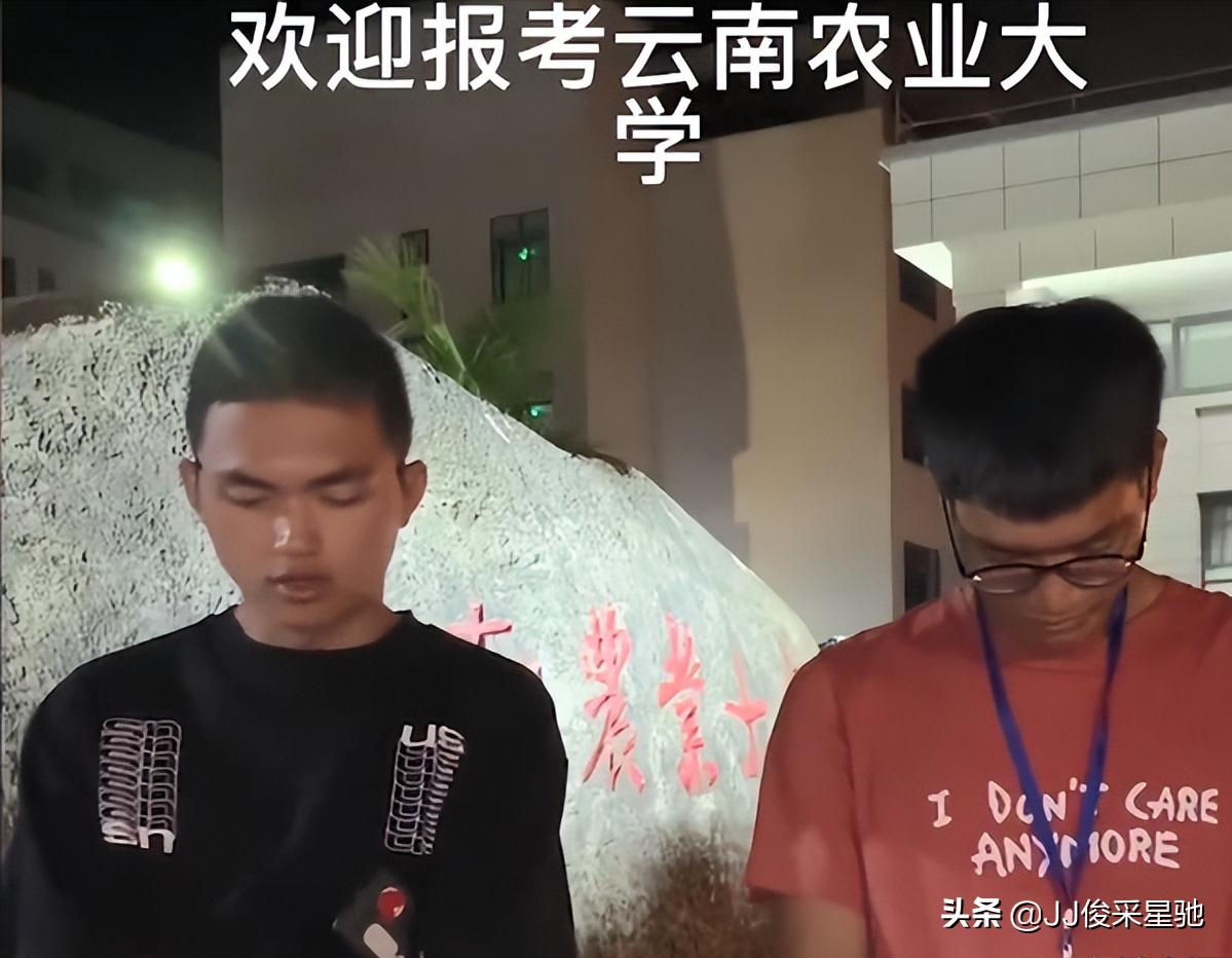 男生宣传母校被吐槽招生简章,学生卖力宣传母校是不是被吐槽