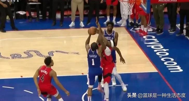 詹姆斯哈登凭借一己之力绝杀比赛,哈登关键进攻犯规致命失误