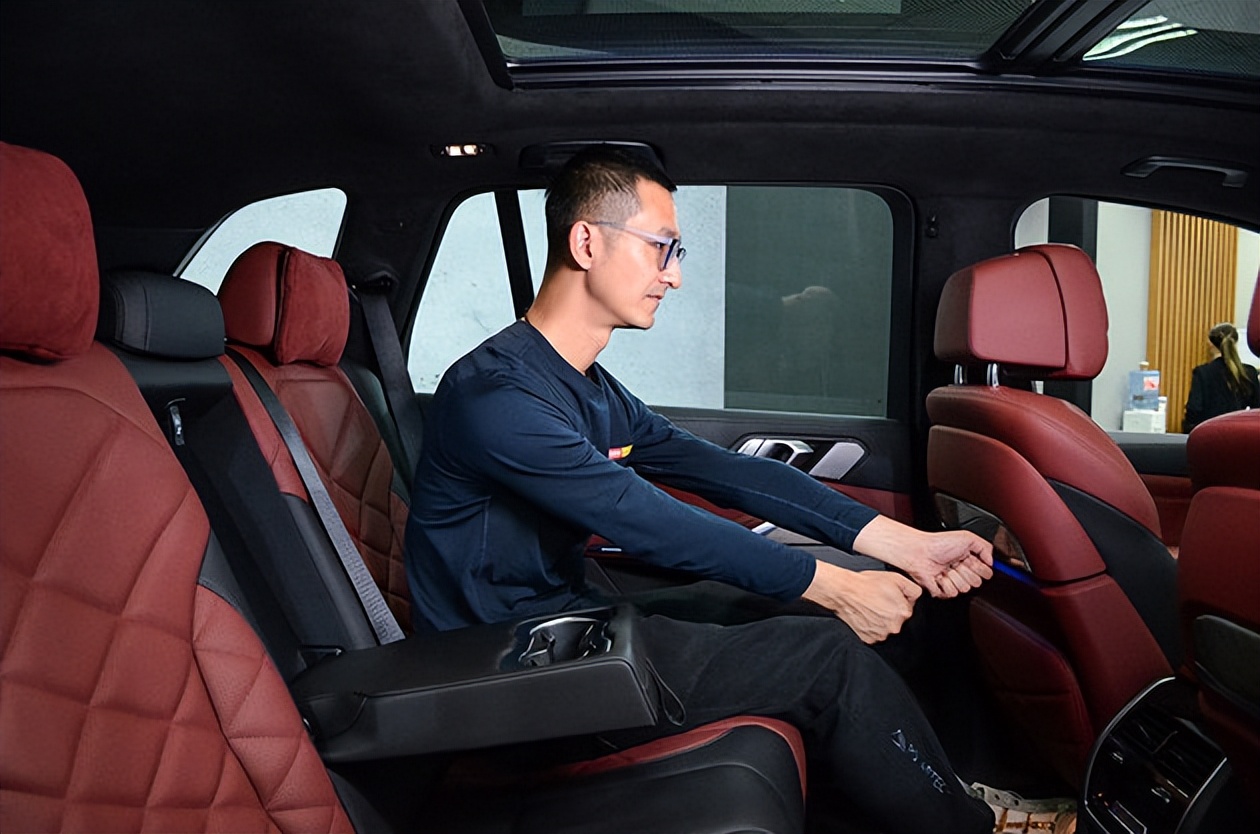 全新宝马x5长轴距版官图发布,宝马x5f15m套件