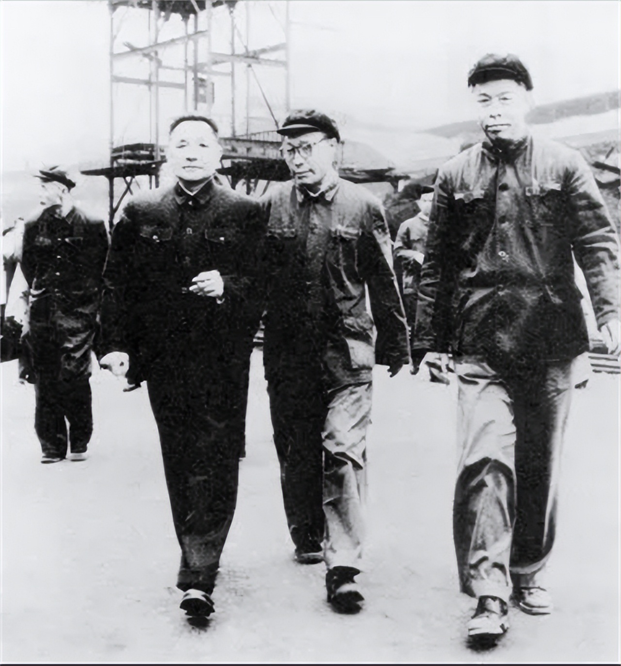 1997年，中央为何要将重庆与四川“分家”？事实证明*小平邓**很高明