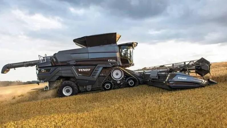 格拉斯大型联合收割机收割视频,大型克拉斯收割机工作视频