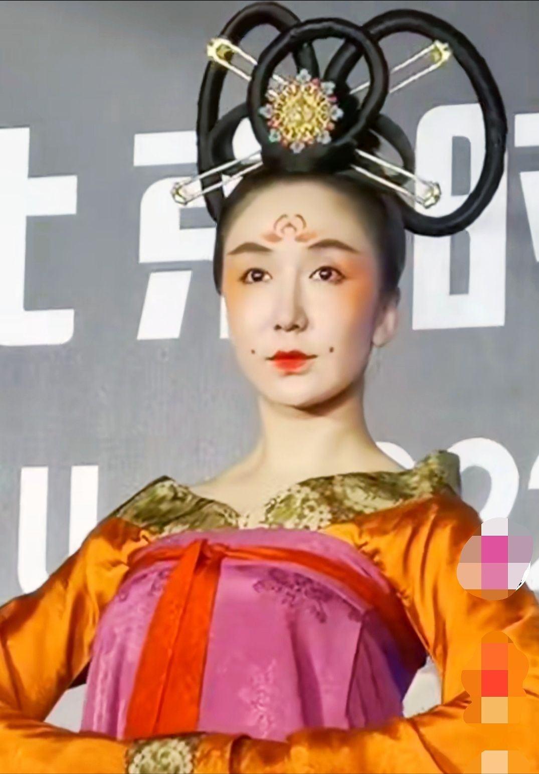 最失败硅胶脸的女星,硅胶脸女明星排行