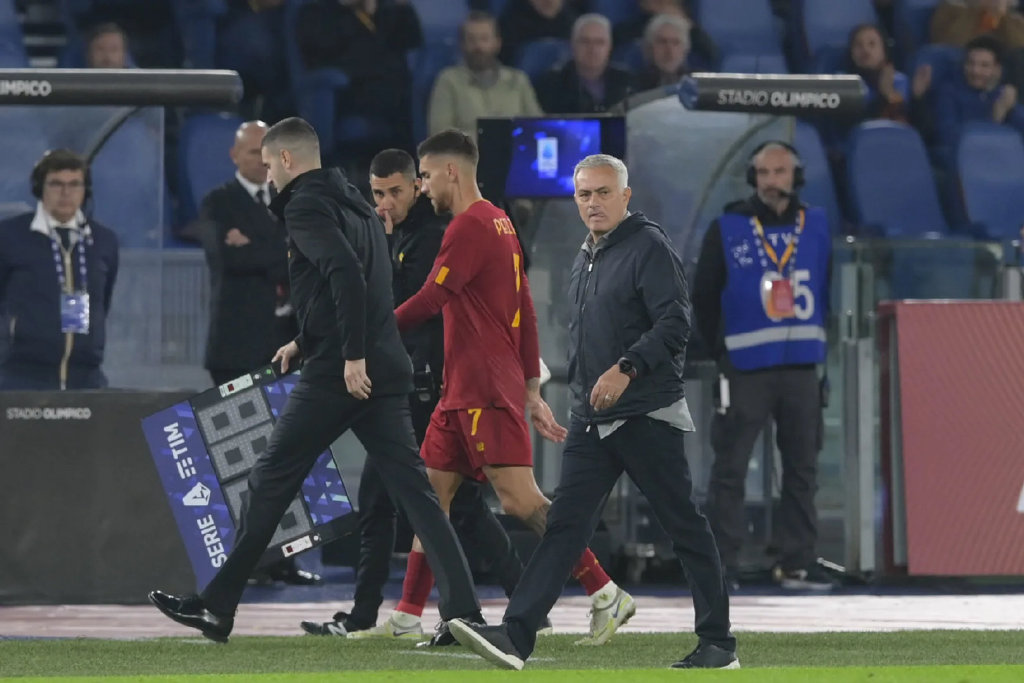 意甲4-1击败5大豪门,0-187分钟遭绝杀意甲霸主被反超