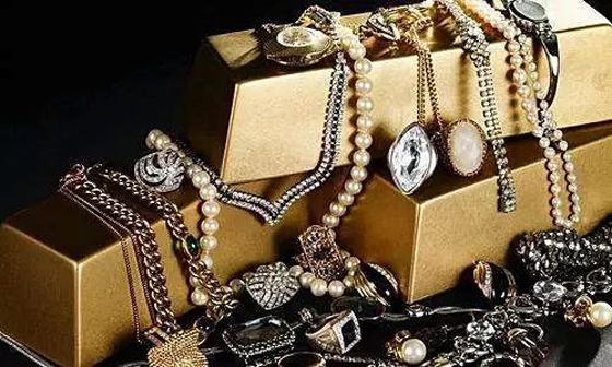 60岁大妈诈骗240万,62岁日本大妈诈骗27亿元