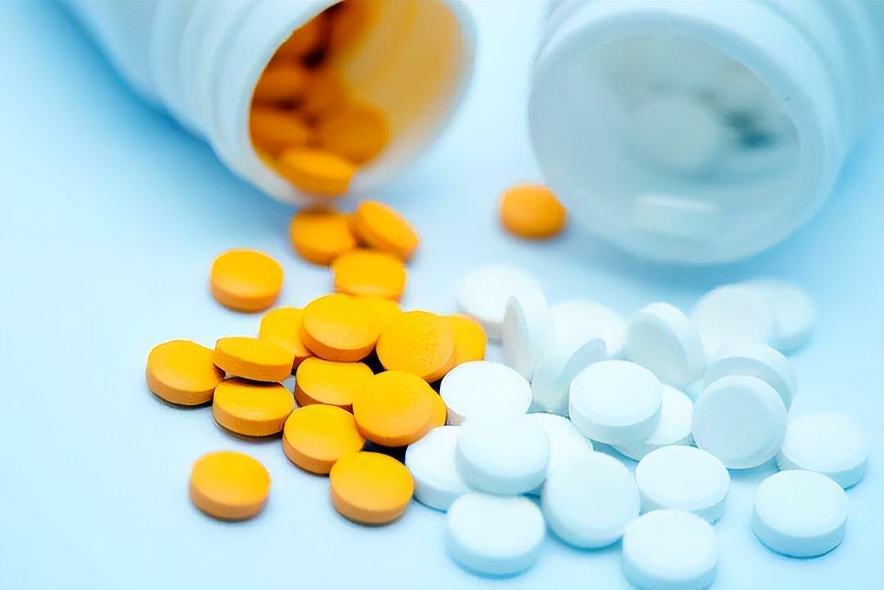 艾滋病皮肤病与其它皮肤有何区别,艾滋病跟乙肝一样吗