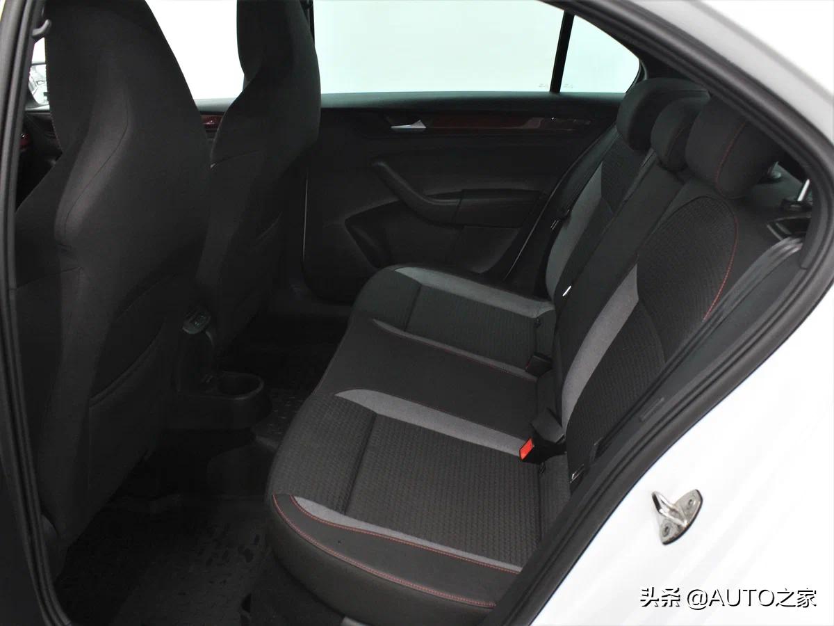 2015款1.4lpolo手动挡油耗是多少,大众polo三厢版二手车2011款