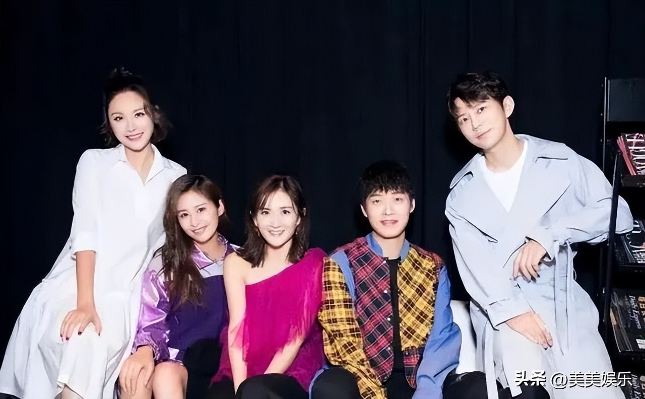 欧阳娜娜自创品牌上线，成本60块浴袍卖988，网友：割韭菜