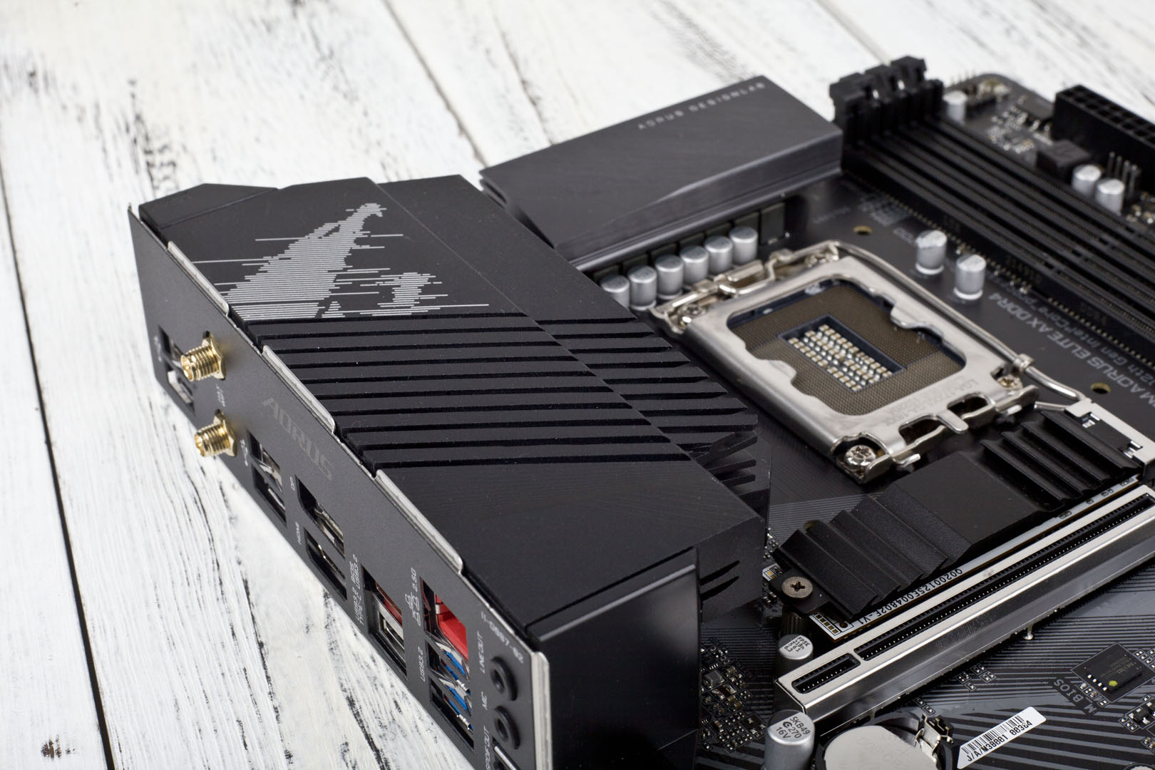 完美匹配13代酷睿,“堆料王”技嘉小雕B660MAORUSELITEAX体验