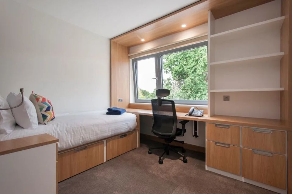 萨里郡私立学校排名,萨里大学院校介绍