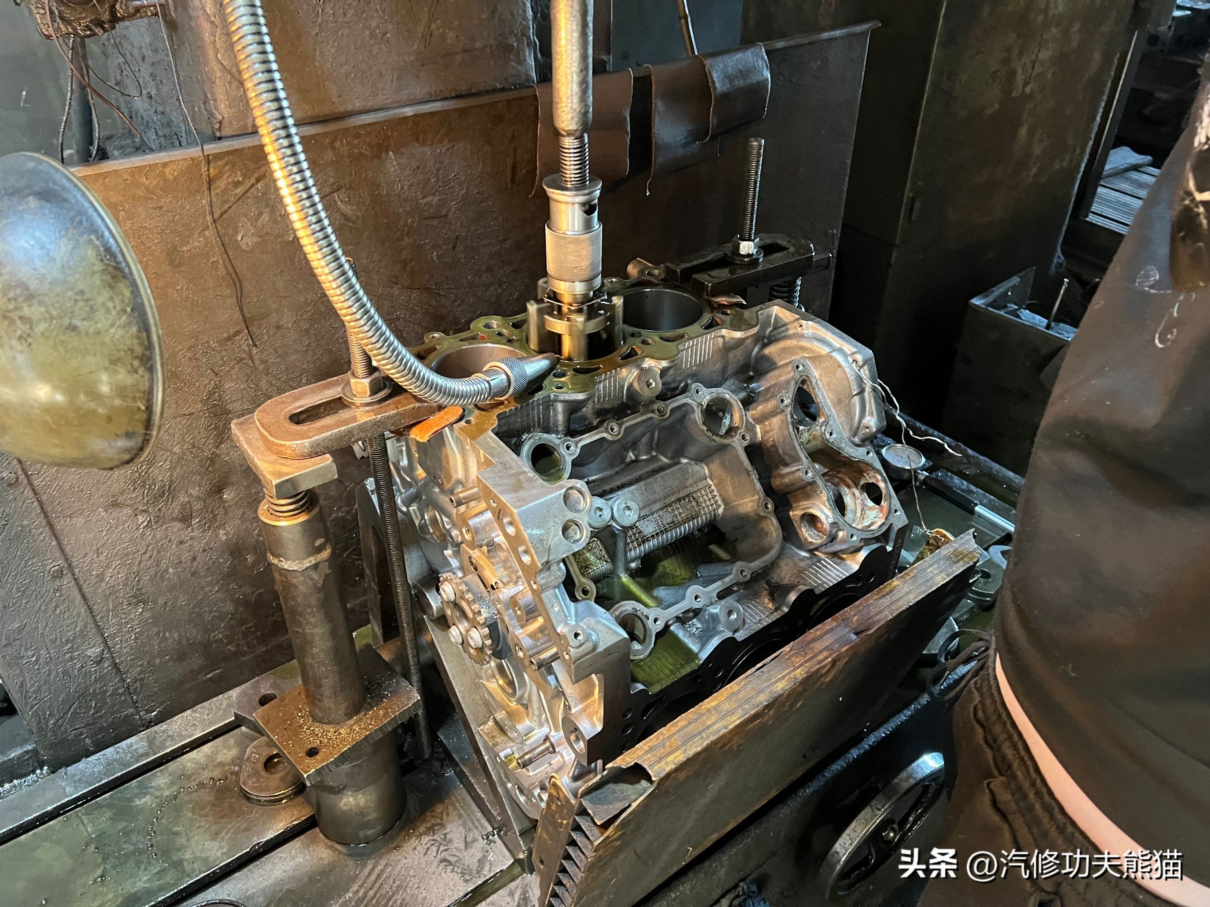 翻新60年前的奥迪,老车翻新奥迪a6发动机