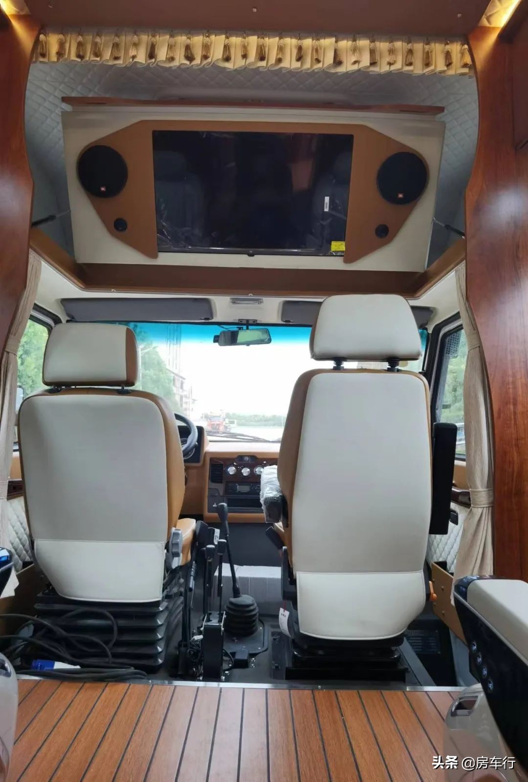 最强依维柯四驱越野房车,军用依维柯作战车