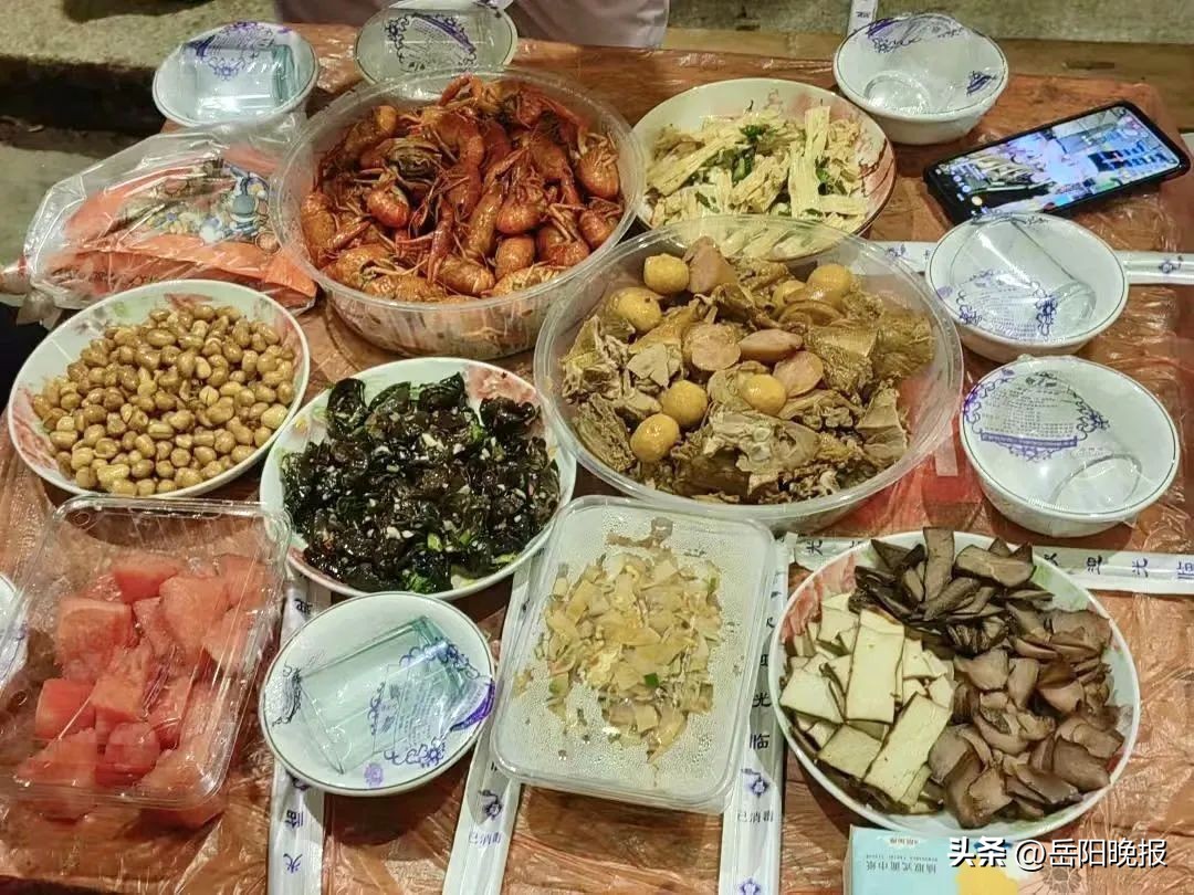 岳阳夜晚有什么好逛的地方,岳阳宵夜环境好的地方