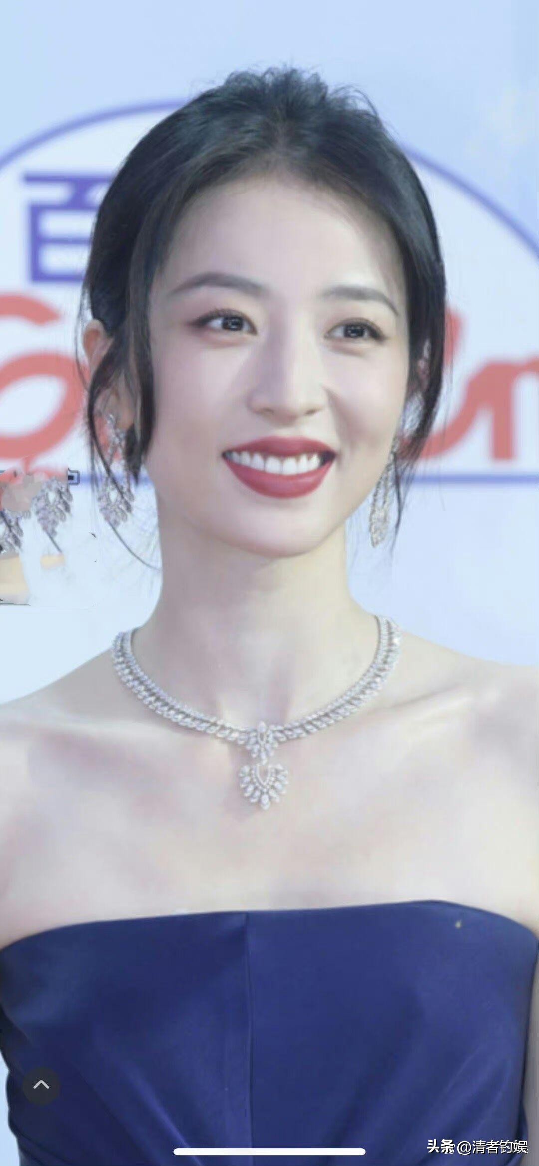 白玉兰颁奖女星生图！赵丽颖的鱼尾纹好真实，秦岚白鹿蔡文静夺目