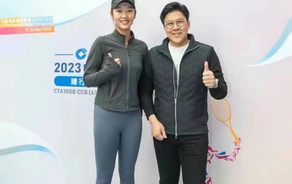 霍启刚与女子约会,霍启刚约会辣妹