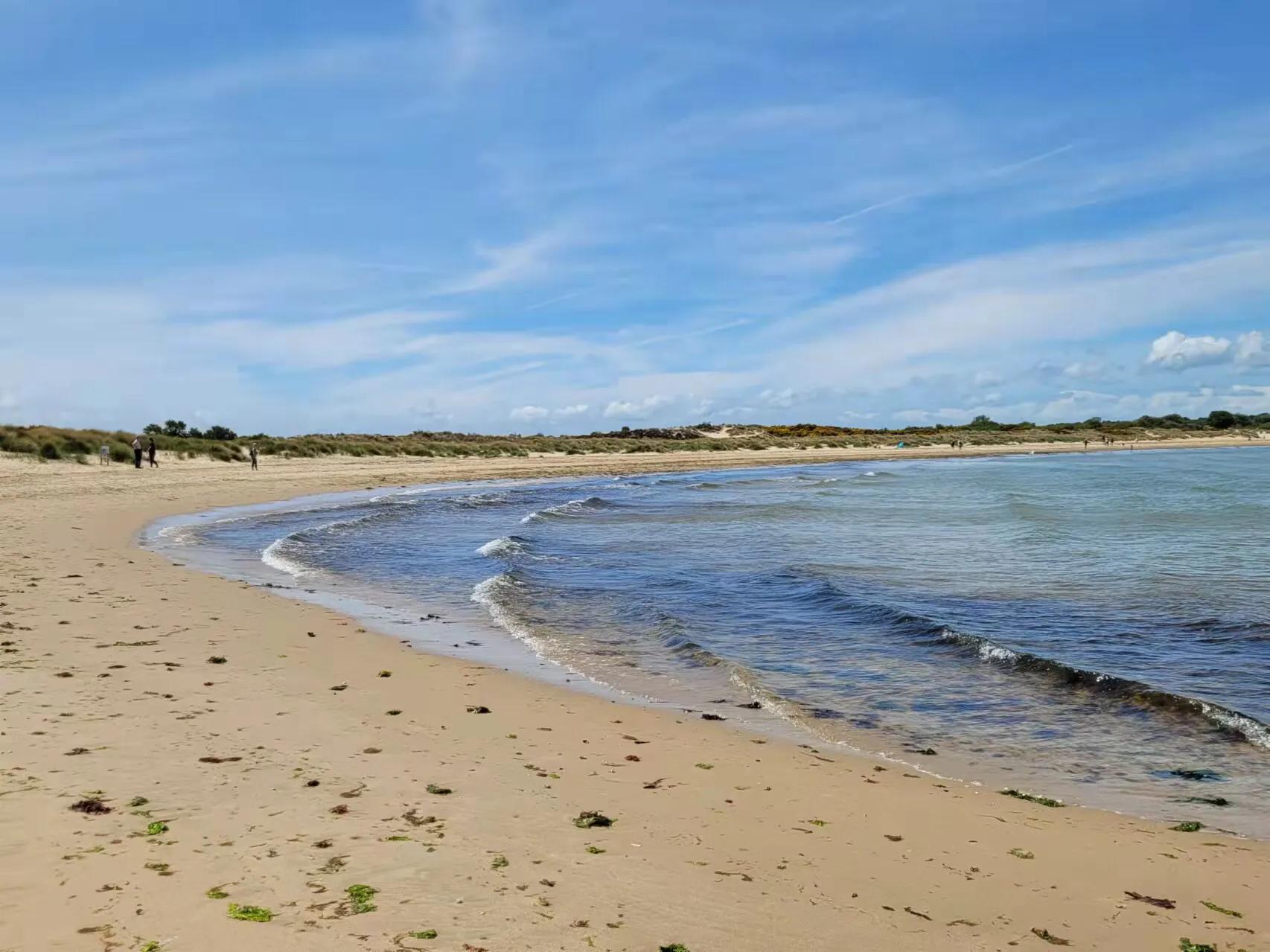 上帝是凭借什么创造世界的,天地万物是万能的上帝创造的