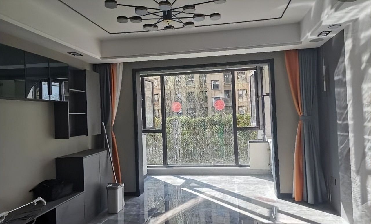 曾风靡一时的“落地窗”，如今为何遭冷遇？原因一目了然