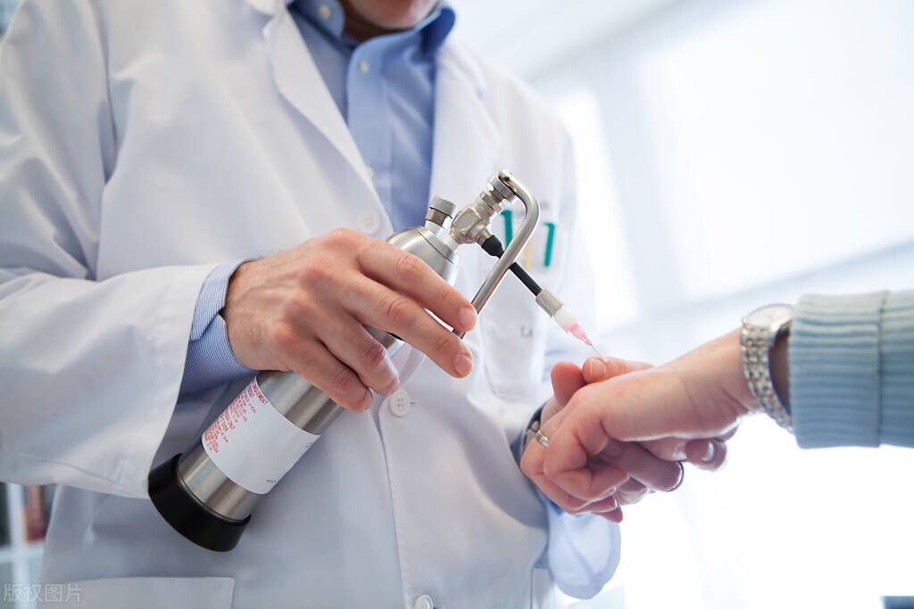 康齿灵牙膏加白醋祛老年斑的方法,小苏打牙膏与开肤乐能治老年斑吗