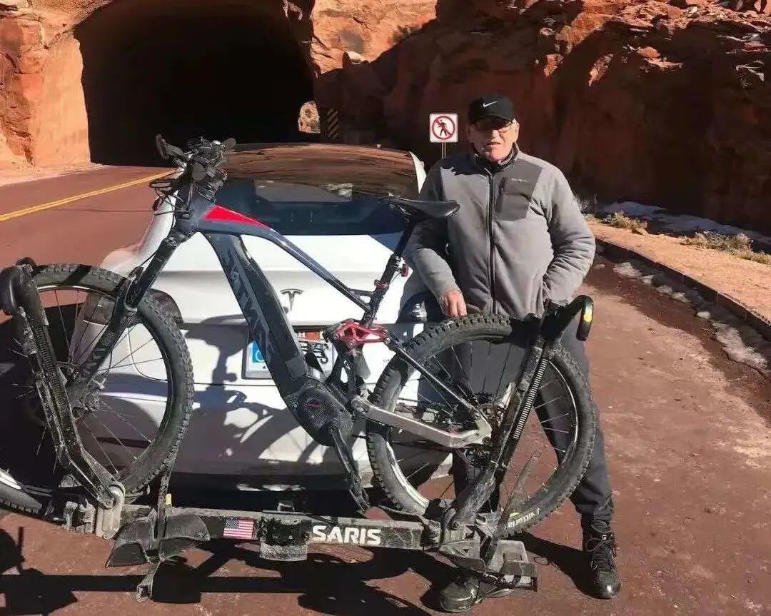 炮轰特斯拉原视频,特斯拉各种黑粉