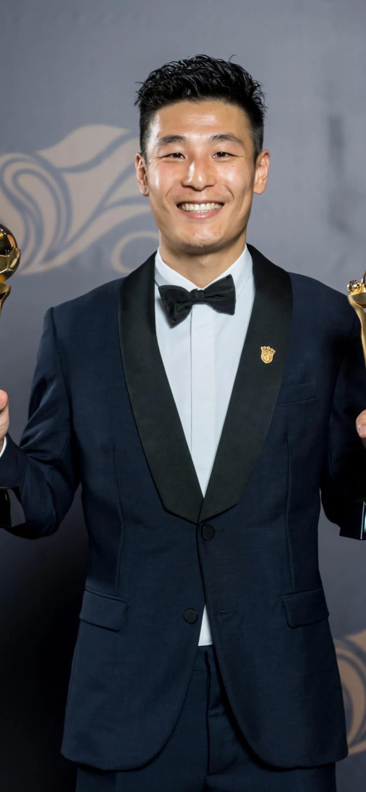 足球壁纸拼接多图,球星壁纸足球