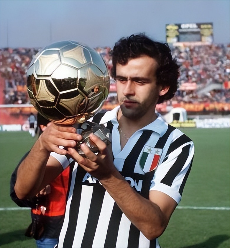 中国足坛十大球星,足坛历史传奇百大球星